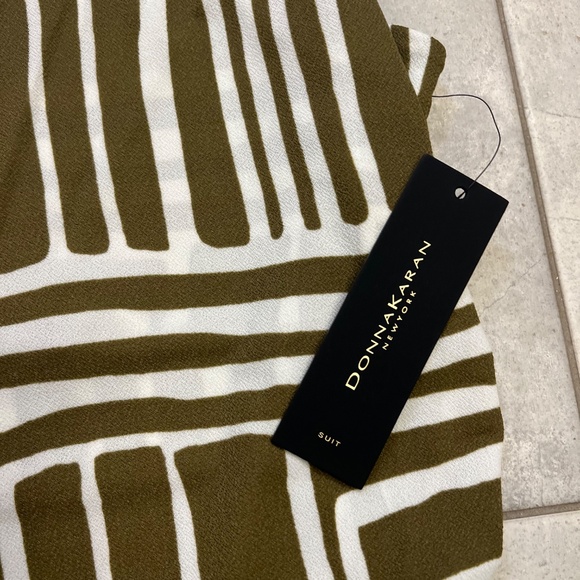 Donna Karen sleeveless blouse - Picture 3 of 6